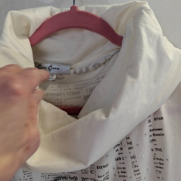 Cover Charge One Size Newsprint Cover-Up Poncho Style White/Black - Picture 4 of 15